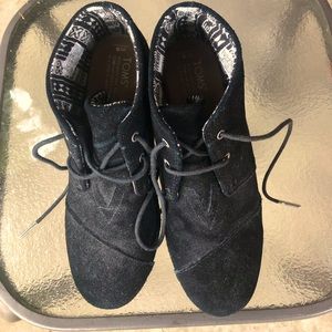 Toms black wedge booties